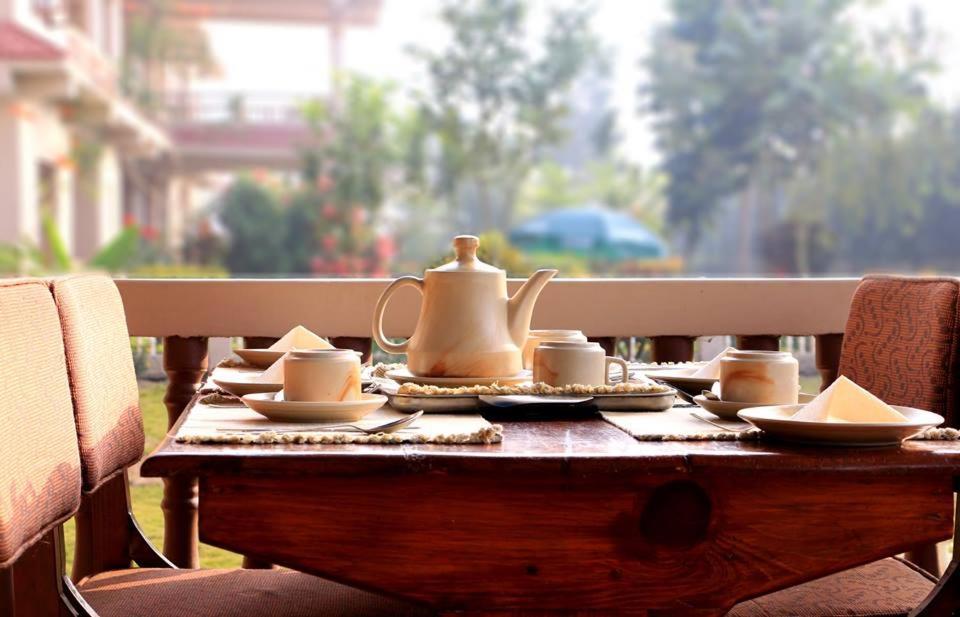 Hotel Royal Safari 奇旺 外观 照片