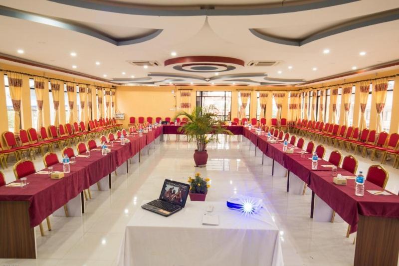 Hotel Royal Safari 奇旺 外观 照片