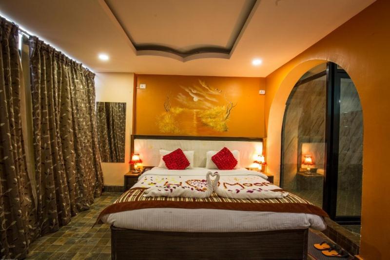 Hotel Royal Safari 奇旺 外观 照片